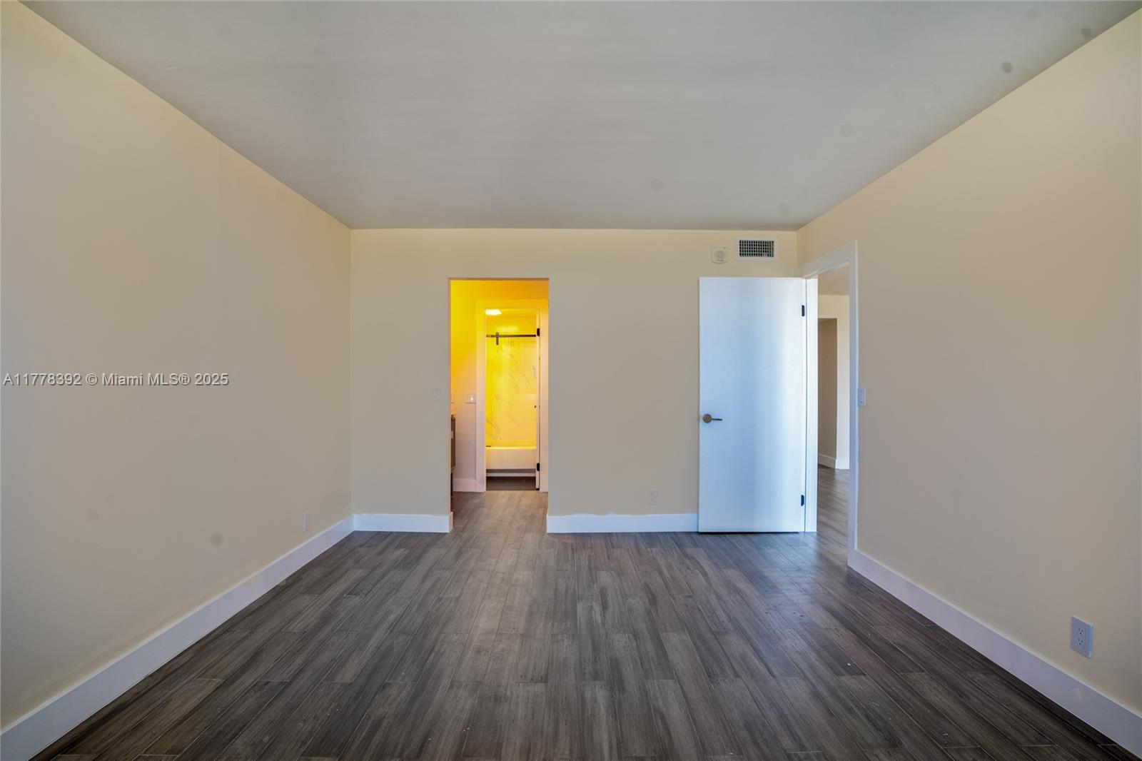 MARINERS WAY CONDO - Residential