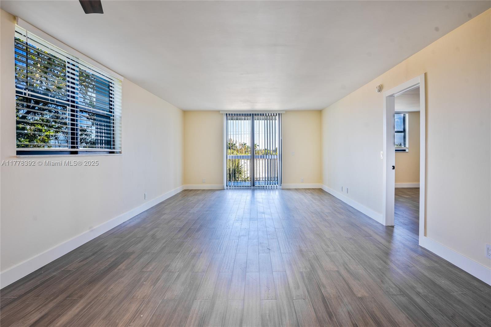 MARINERS WAY CONDO - Residential