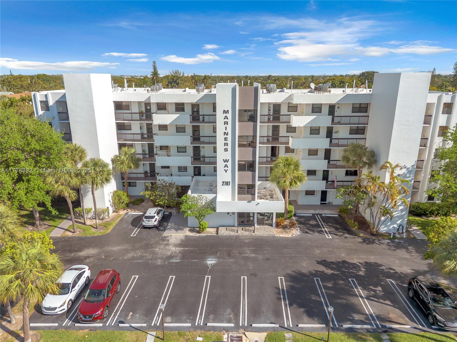 MARINERS WAY CONDO - Residential