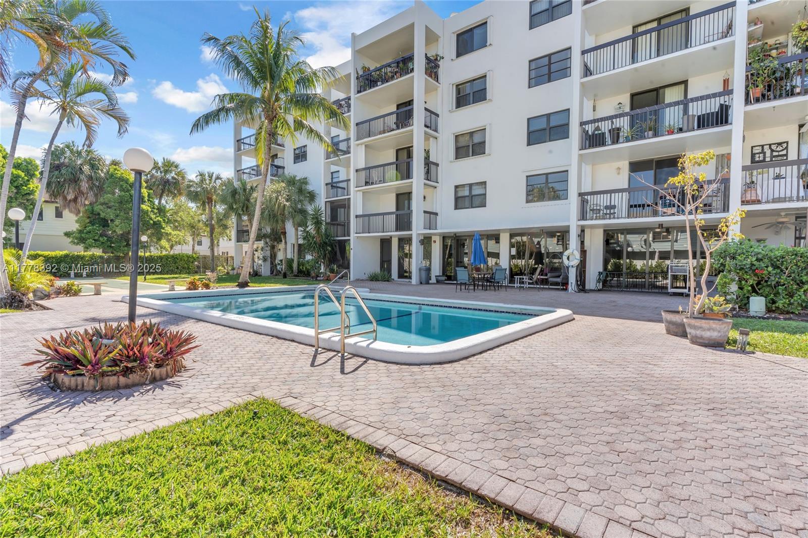 MARINERS WAY CONDO - Residential