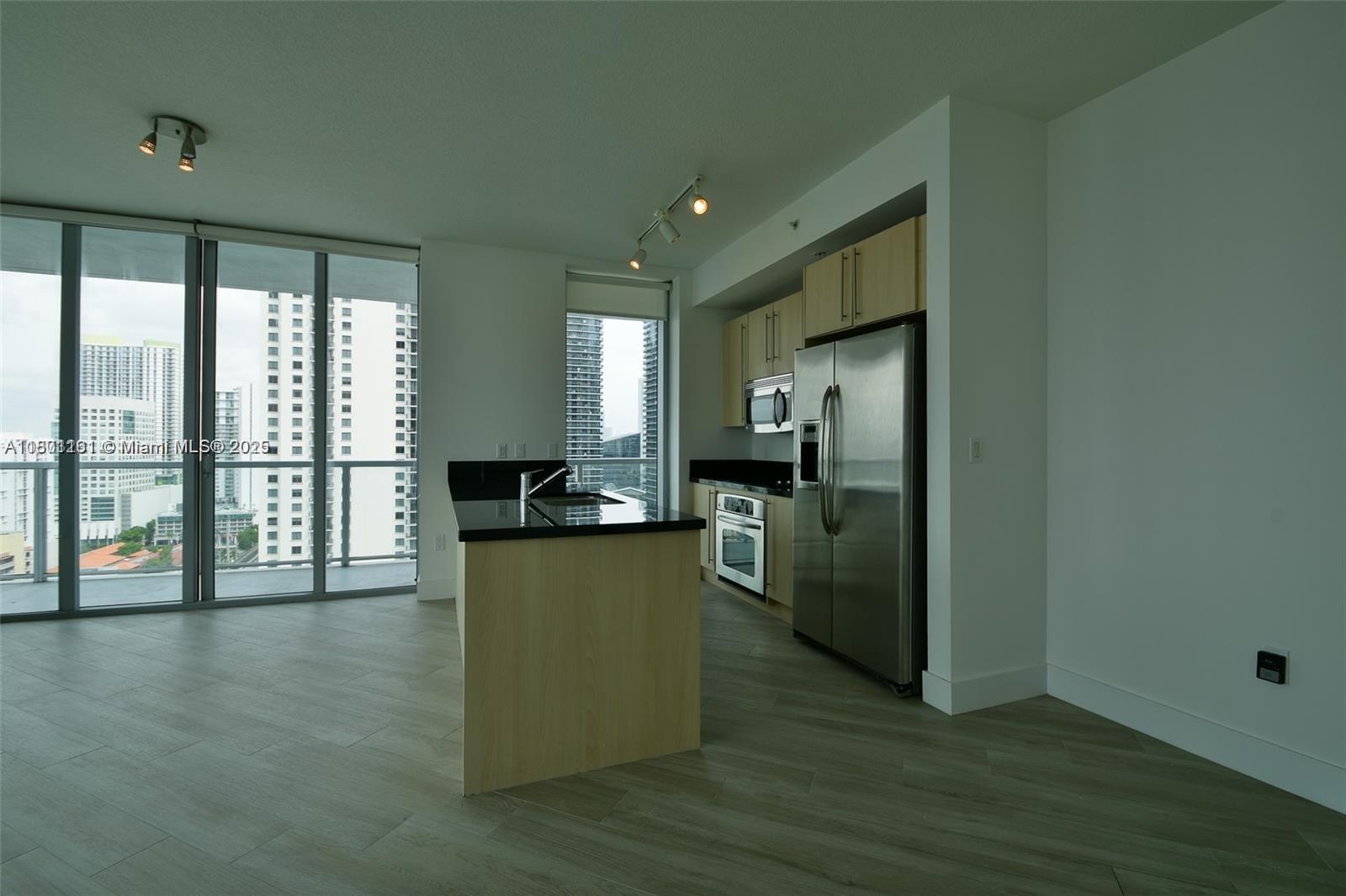 1111 SW 1st Ave 2425-N