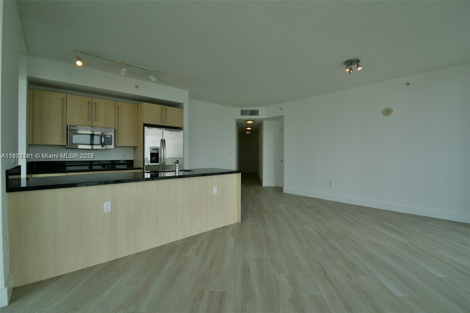 1111 SW 1st Ave 2425-N