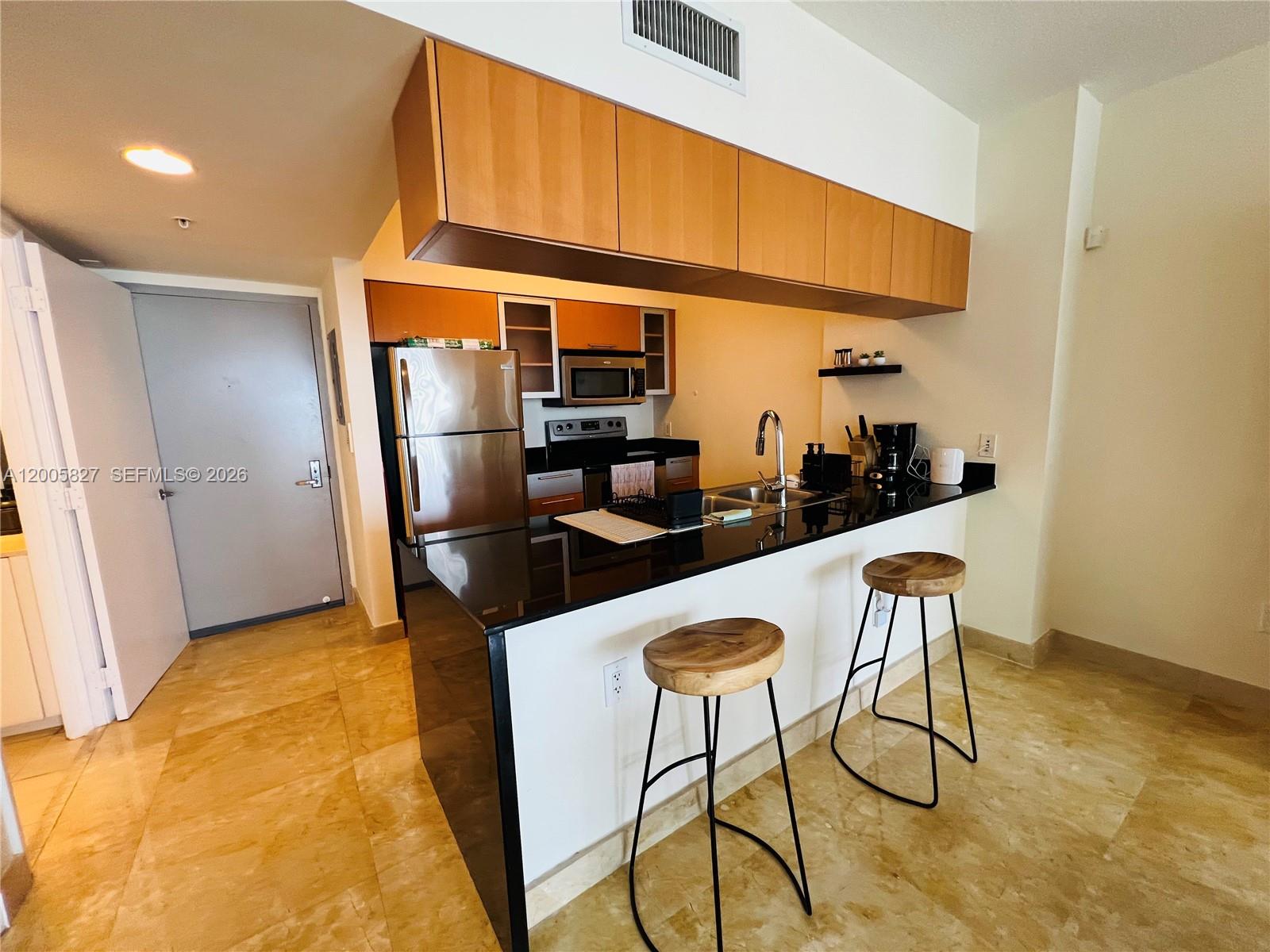 1750 N Bayshore Dr 2511