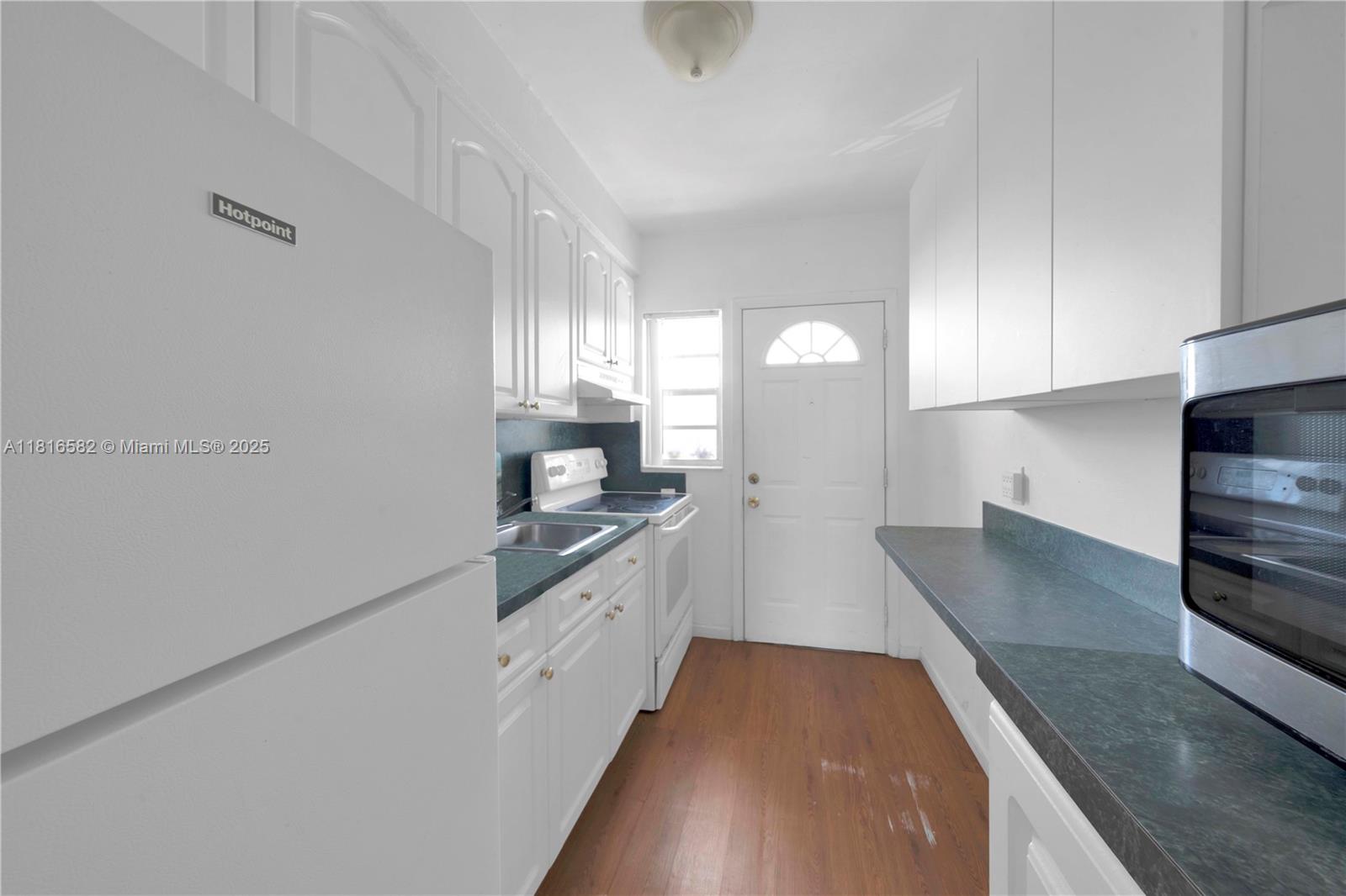 CORAL GARDENS CONDO BLDG - Residential