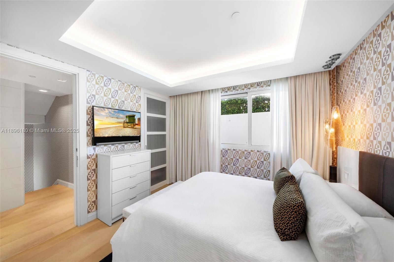 CONTINUUM ON SOUTH BEACH - Residential