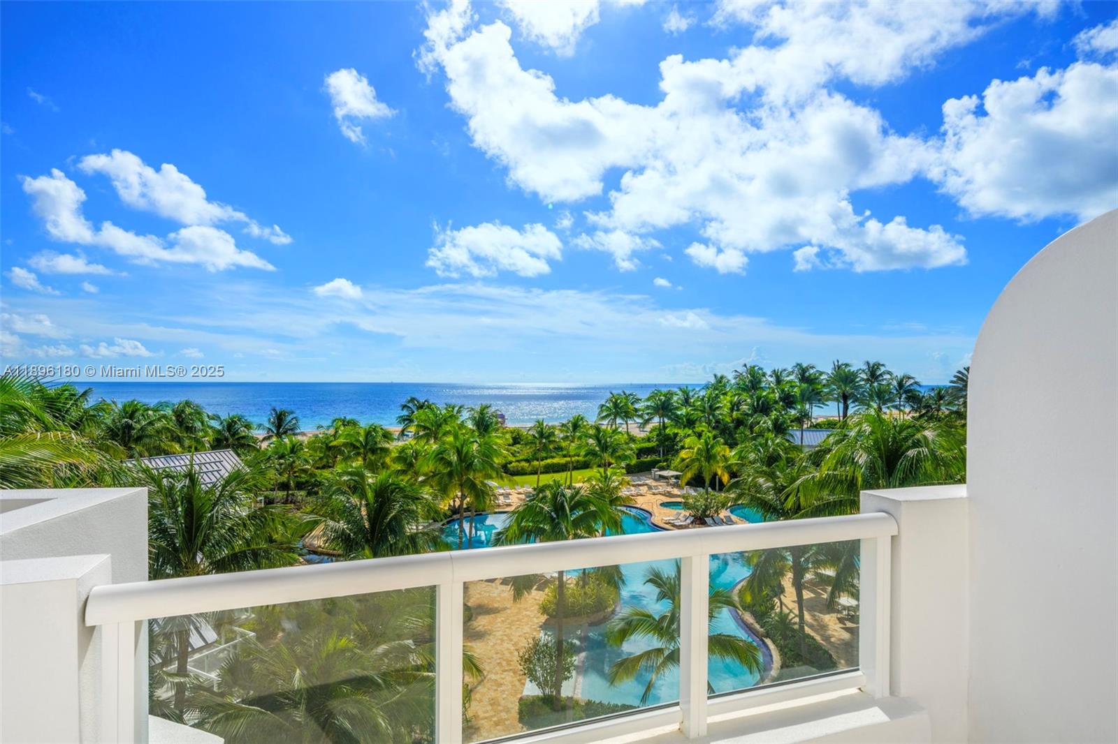 CONTINUUM ON SOUTH BEACH - Residential