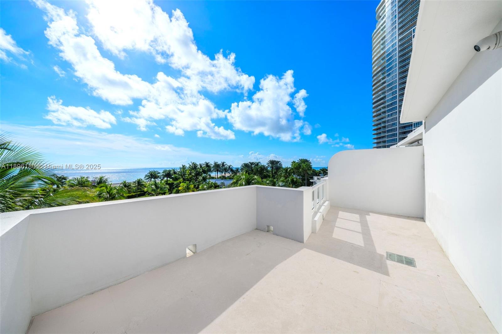 CONTINUUM ON SOUTH BEACH - Residential