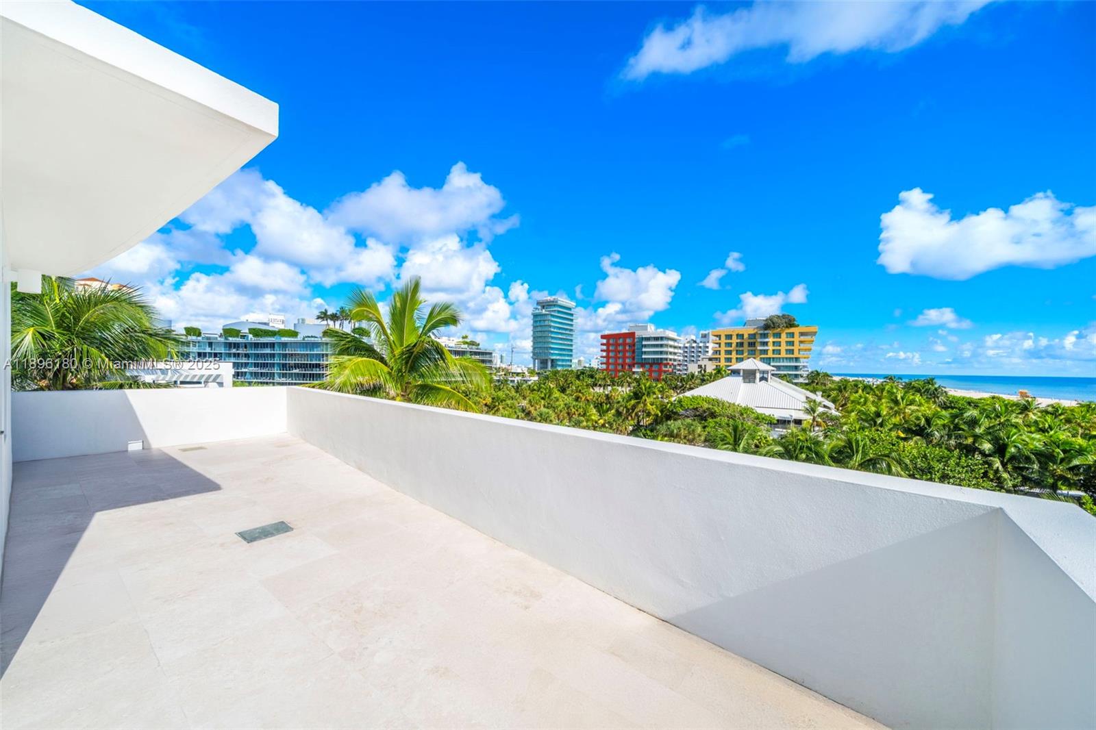 CONTINUUM ON SOUTH BEACH - Residential