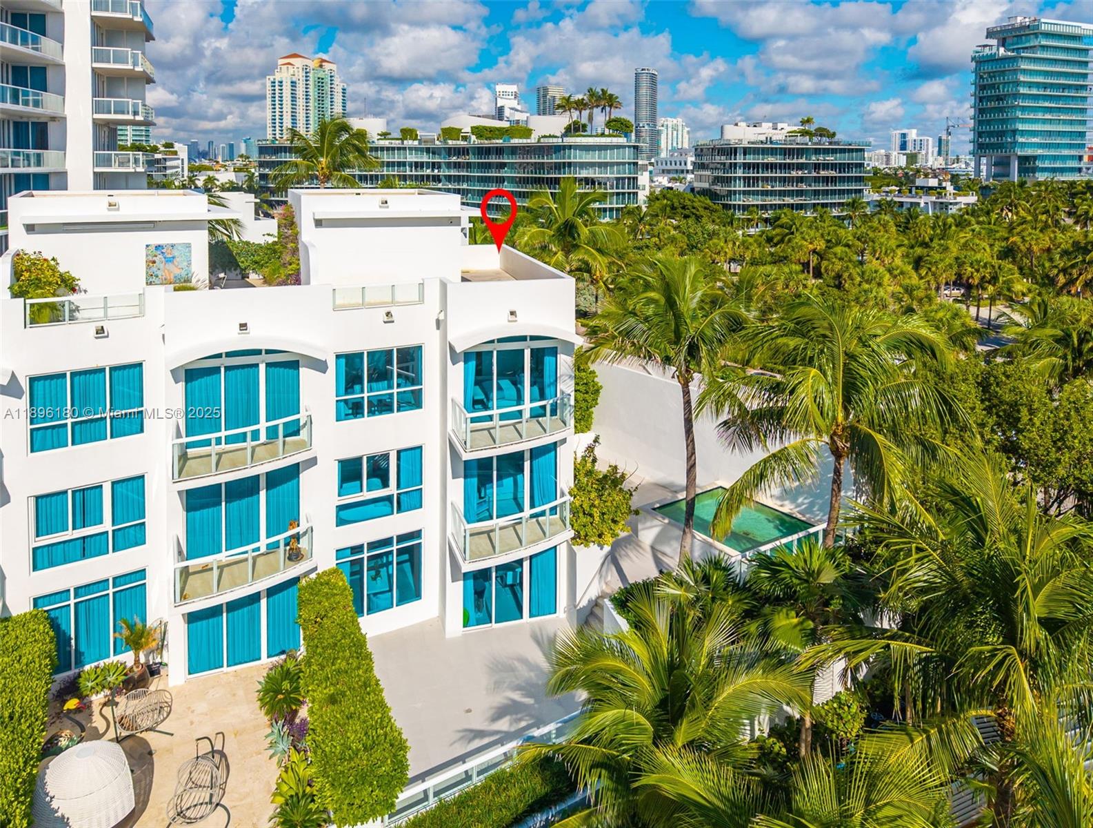 CONTINUUM ON SOUTH BEACH - Residential