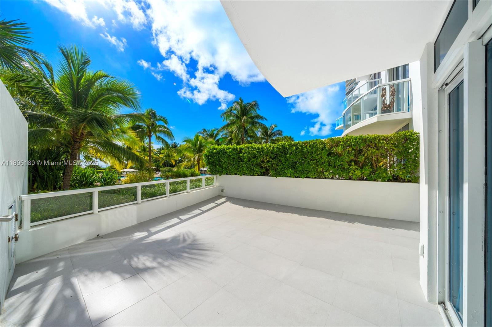 CONTINUUM ON SOUTH BEACH - Residential