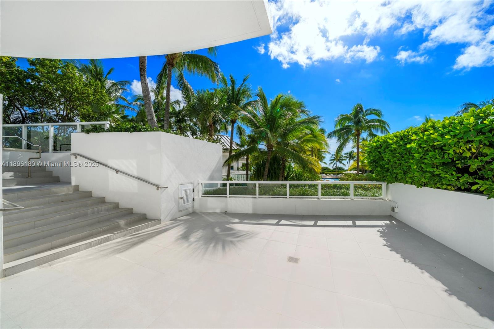 CONTINUUM ON SOUTH BEACH - Residential