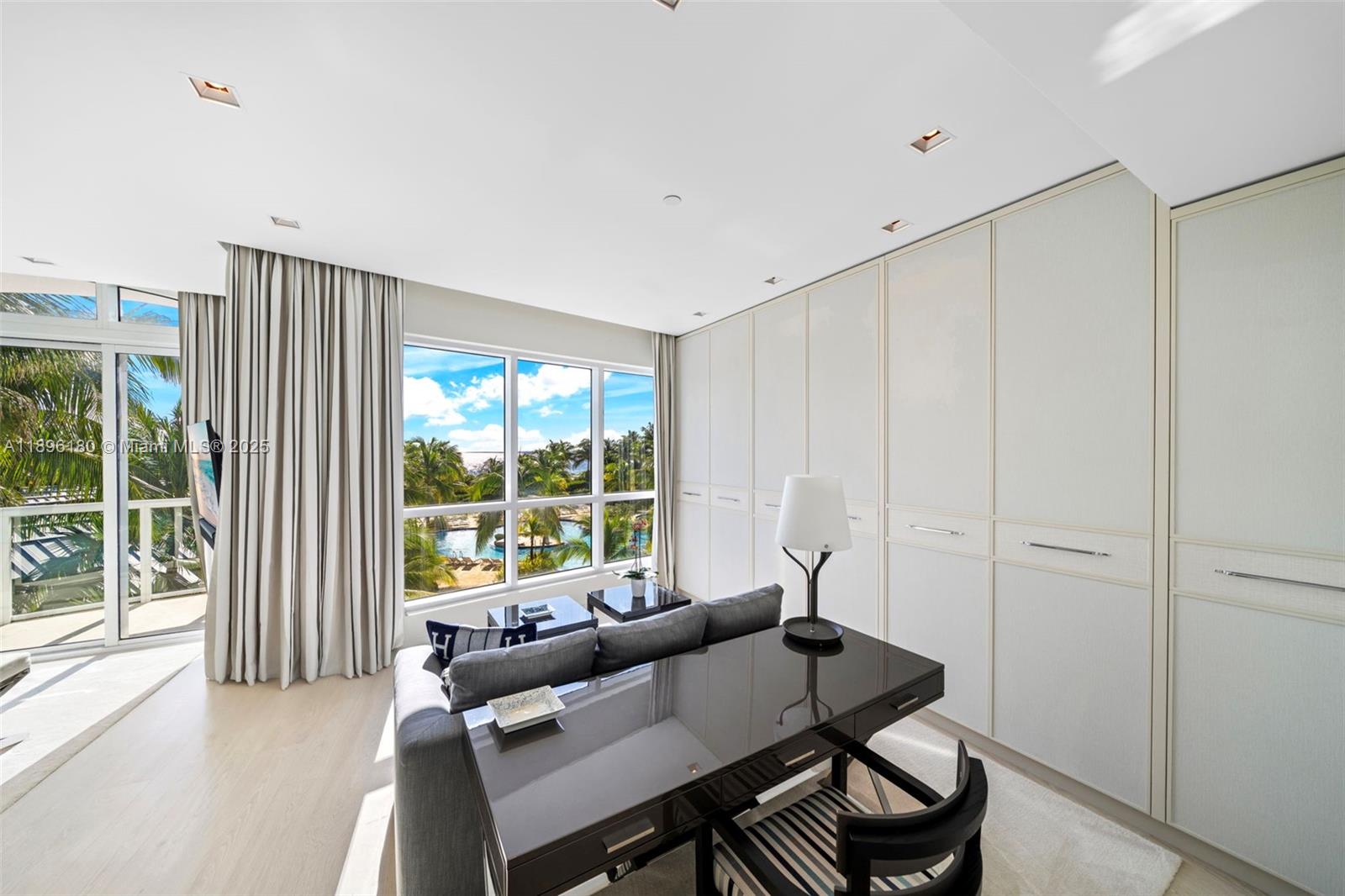 CONTINUUM ON SOUTH BEACH - Residential