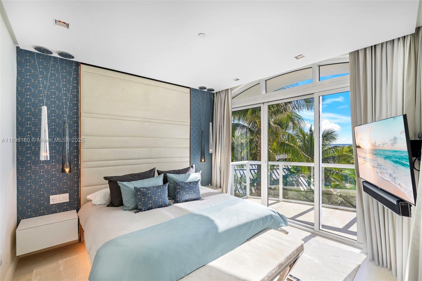 CONTINUUM ON SOUTH BEACH - Residential