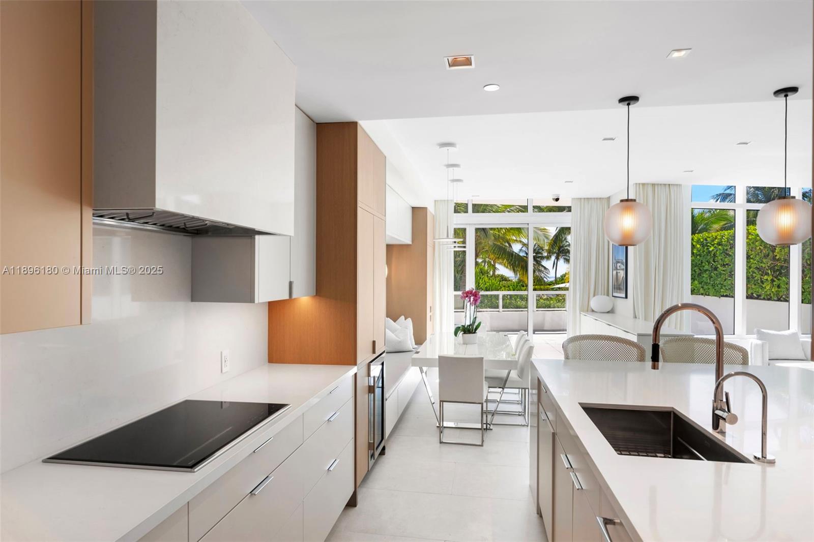 CONTINUUM ON SOUTH BEACH - Residential