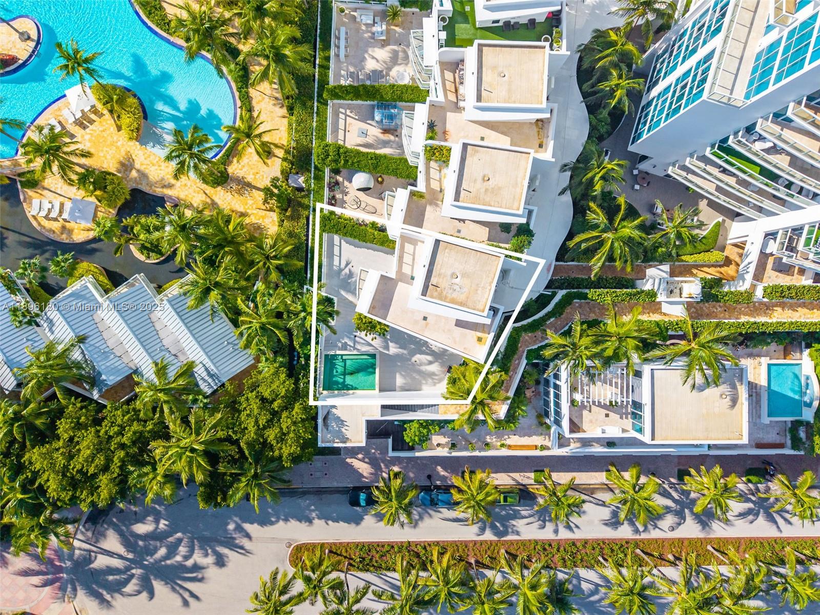 CONTINUUM ON SOUTH BEACH - Residential