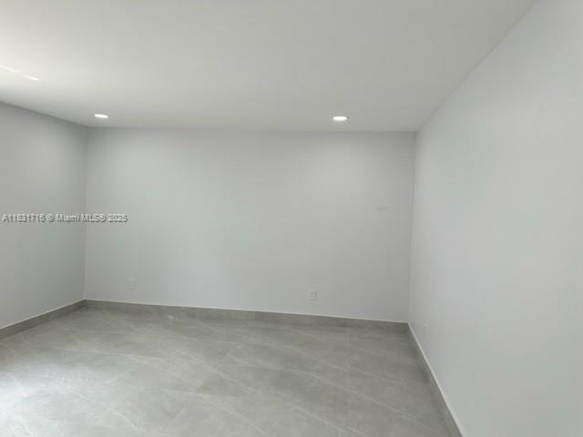 HIGHLAND SQUARE - Residential