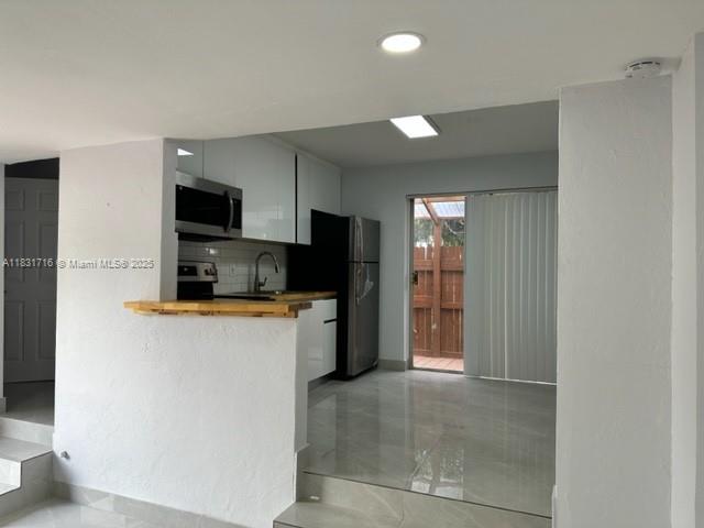 HIGHLAND SQUARE - Residential