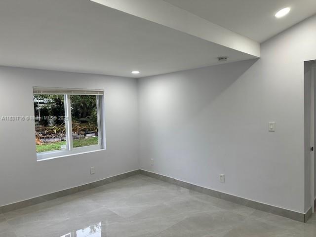 HIGHLAND SQUARE - Residential