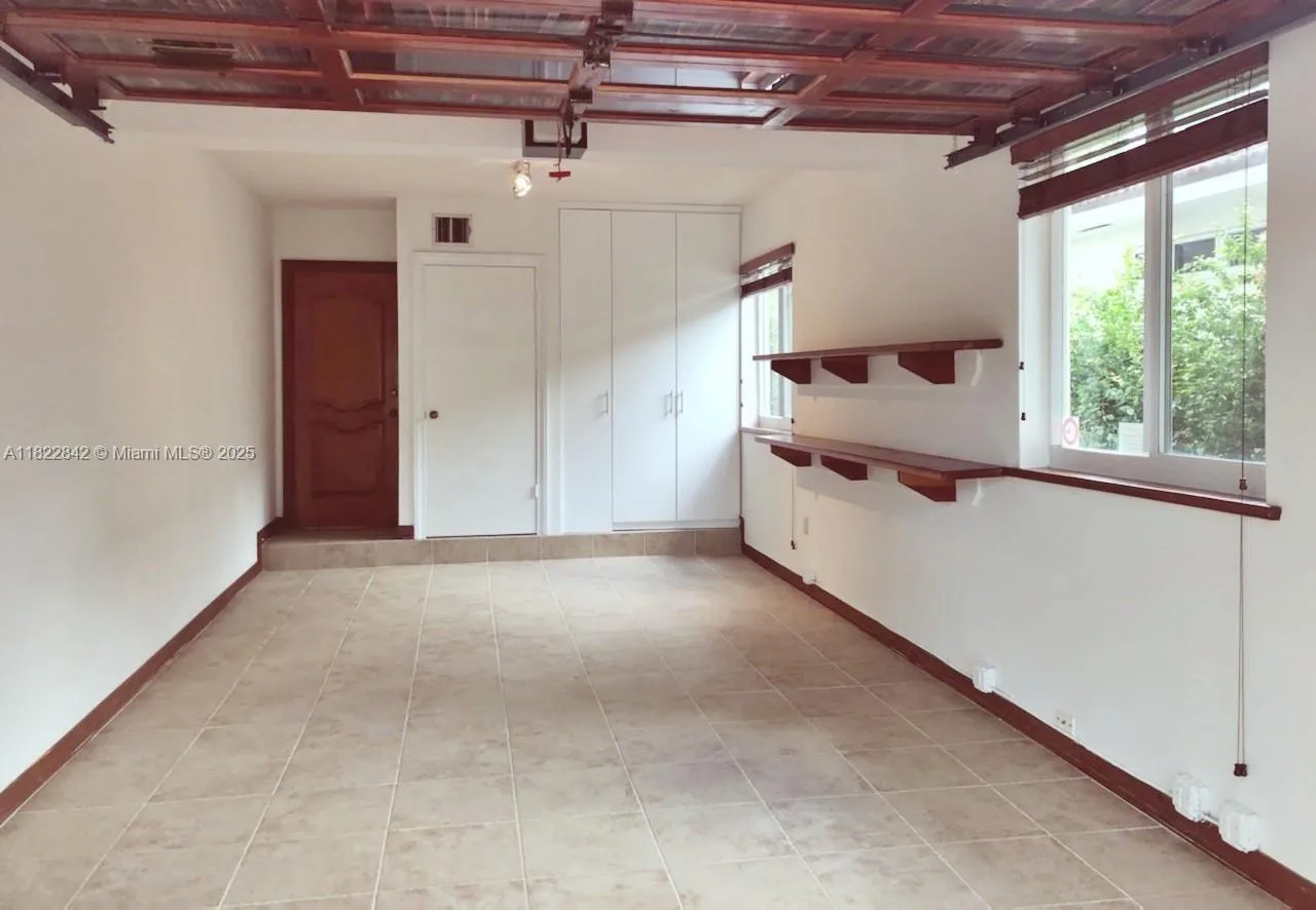 Coral Gables, Florida 33134, United States, 3 Bedrooms Bedrooms, ,3 BathroomsBathrooms,Residential,Active,152202