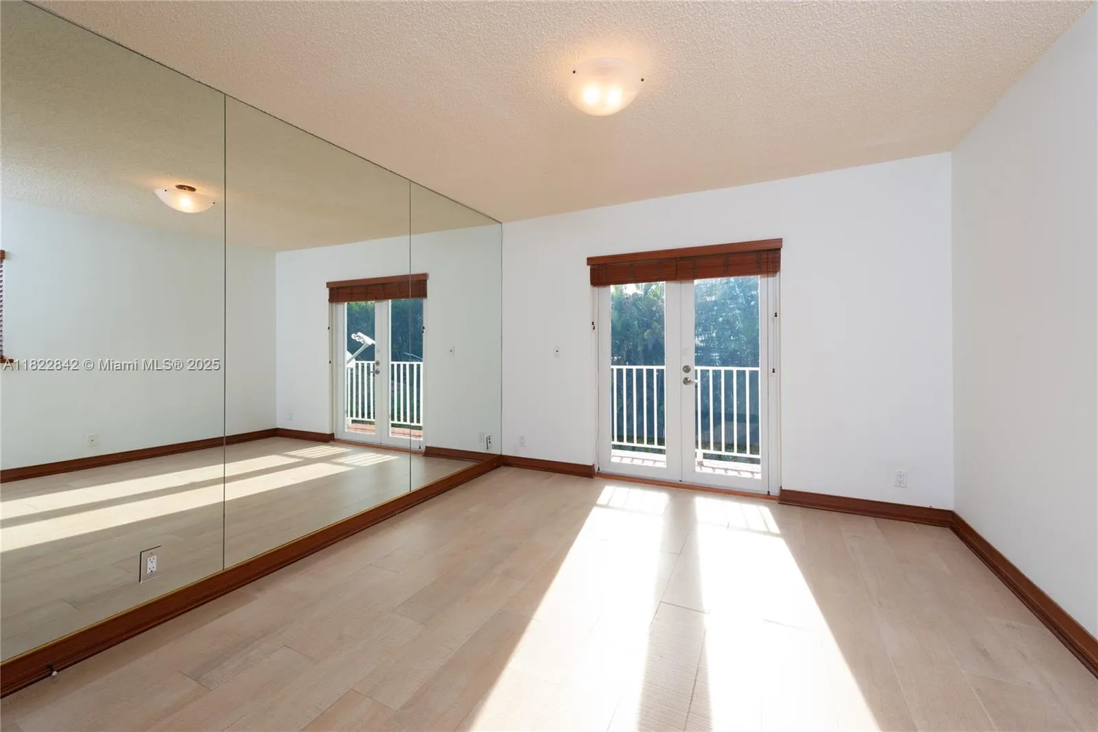 Coral Gables, Florida 33134, United States, 3 Bedrooms Bedrooms, ,3 BathroomsBathrooms,Residential,Active,152202