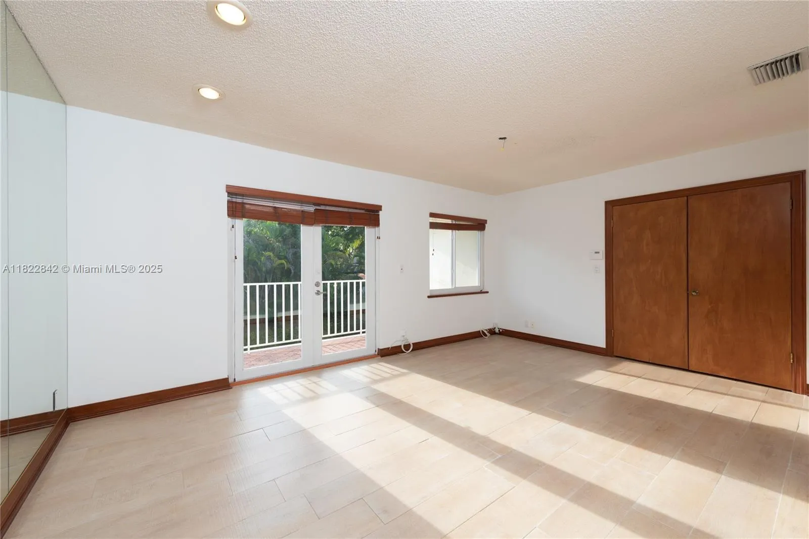 Coral Gables, Florida 33134, United States, 3 Bedrooms Bedrooms, ,3 BathroomsBathrooms,Residential,Active,152202