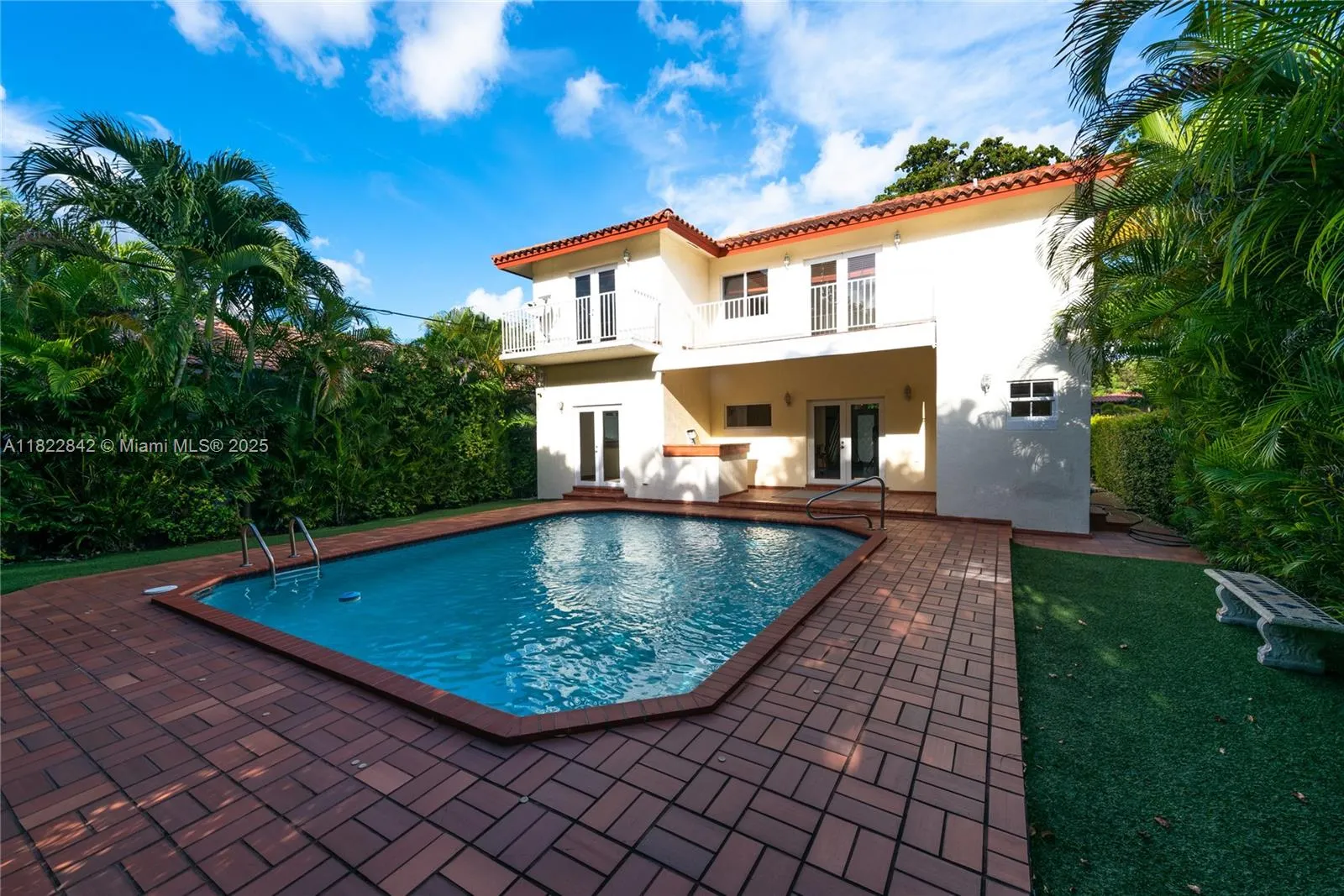 Coral Gables, Florida 33134, United States, 3 Bedrooms Bedrooms, ,3 BathroomsBathrooms,Residential,Active,152202