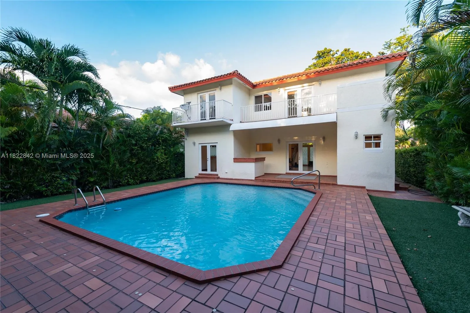 Coral Gables, Florida 33134, United States, 3 Bedrooms Bedrooms, ,3 BathroomsBathrooms,Residential,Active,152202