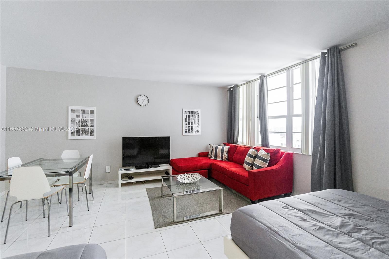 Rental Property at 100 Lincoln Rd 1616, Miami Beach, Miami-Dade County, Florida - Bathrooms: 1  - $2,500 MO.