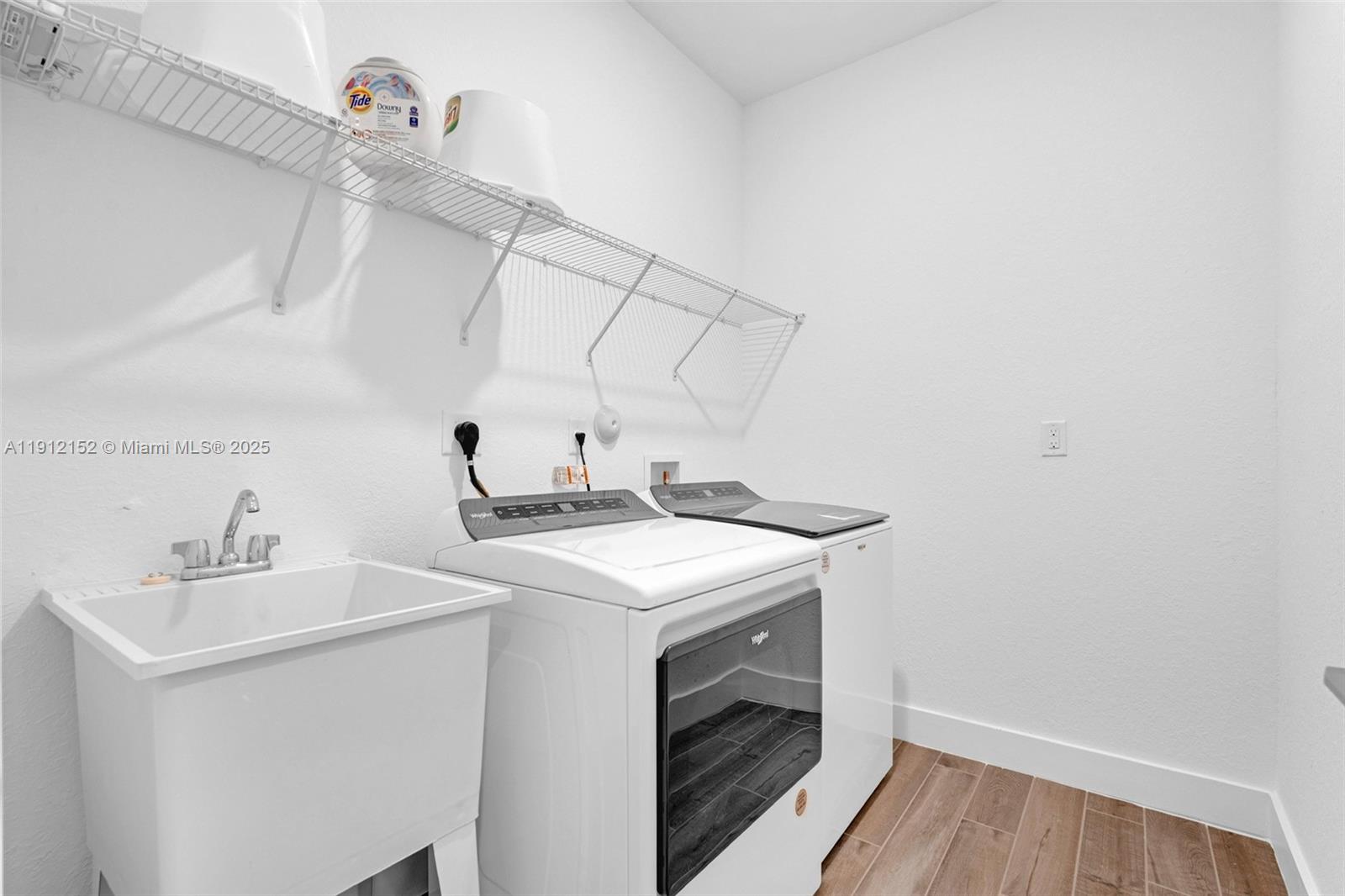 KROME GROVE ESTATES - Residential