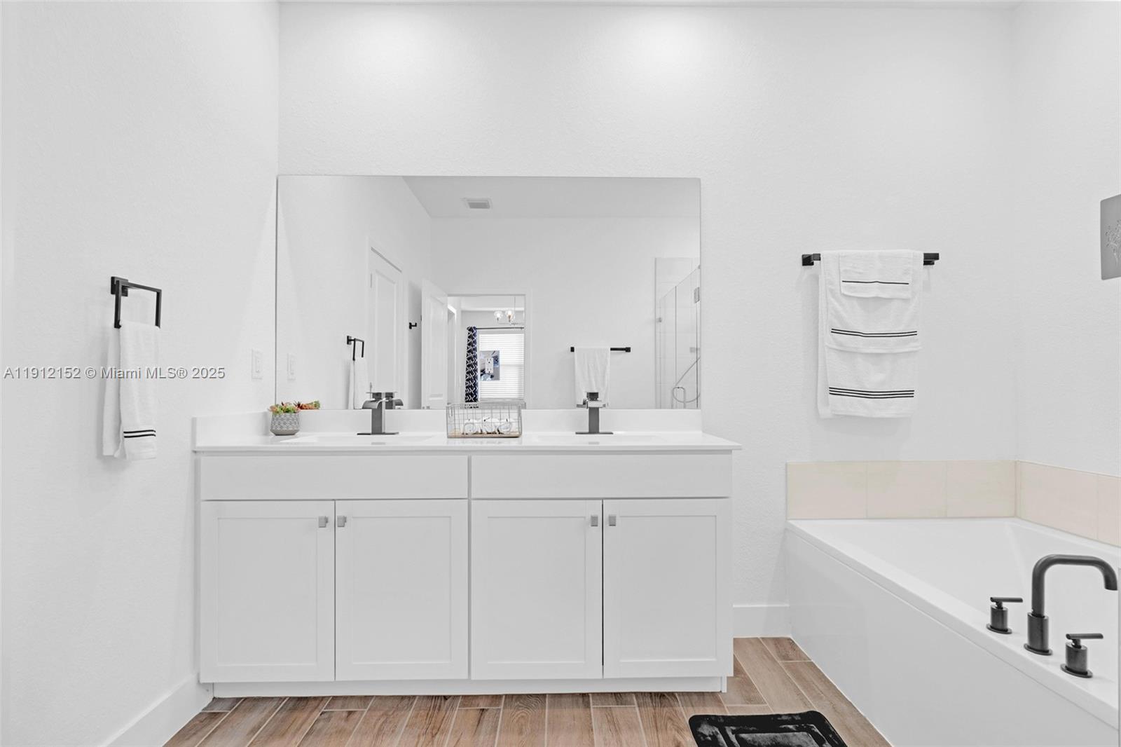 KROME GROVE ESTATES - Residential