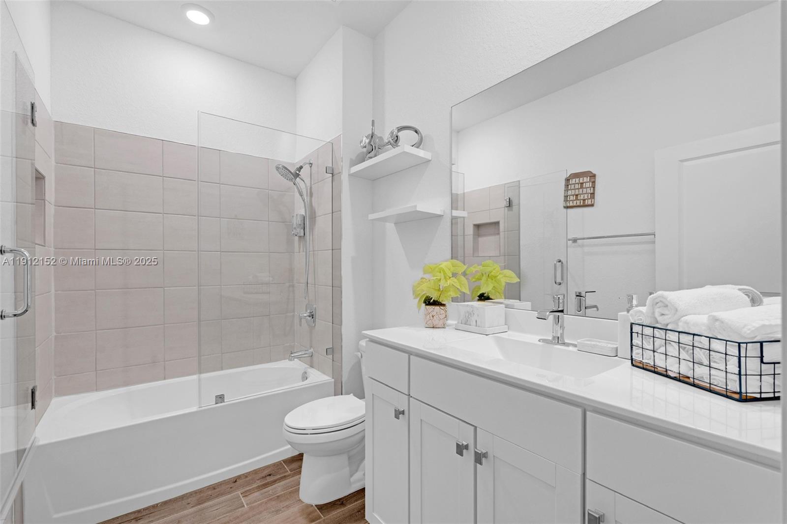 KROME GROVE ESTATES - Residential