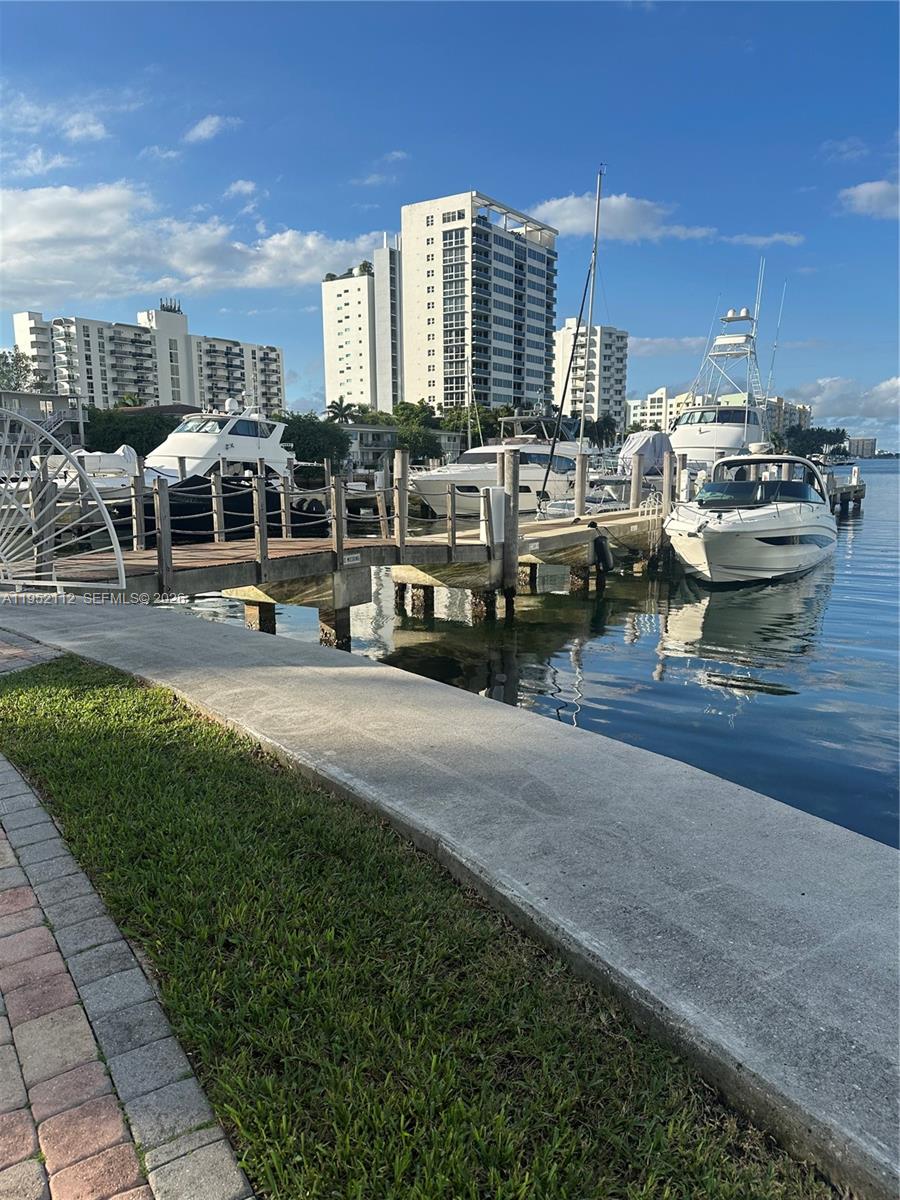 360 CONDO A - Residential