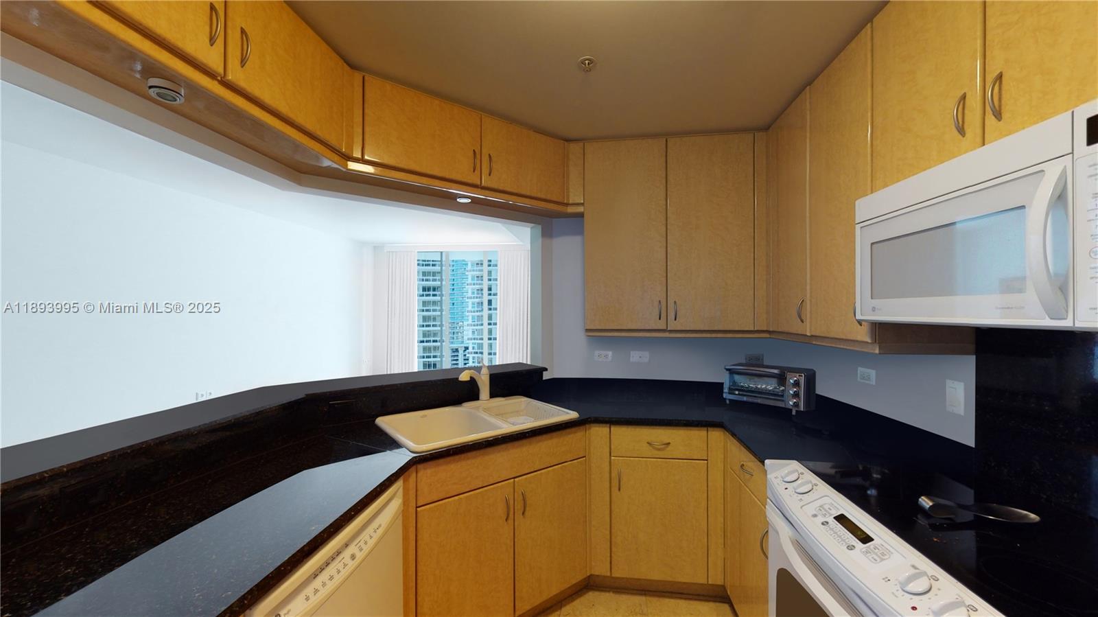 COURTS BRICKELL KEY CONDO - Residential Lease
