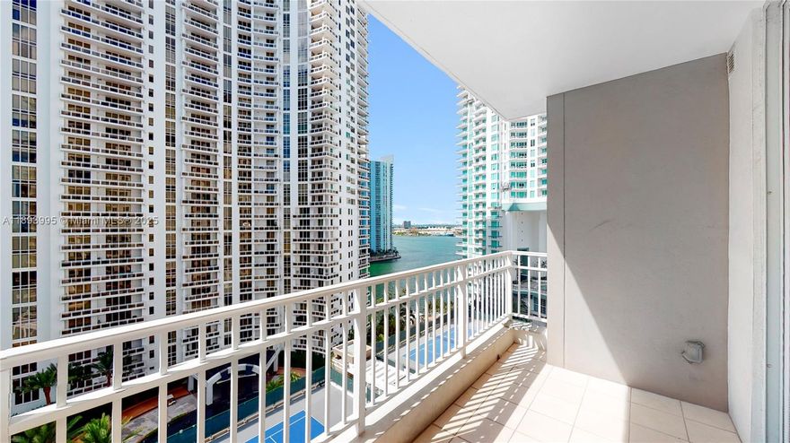 Live the best of both worlds — city excitement and island serenity — right in the heart of Brickell! This spacious 1-bedroom, 1.5-bath apartment offers stunning views of the Miami skyline and the tranquil waters of the Miami River. Ideal for a young couple or a single professional, the unit combines comfort, style, and location.

Residents enjoy top-tier amenities, including a resort-style pool, fully equipped fitness center, racquetball court, and access to one of the most scenic walkways along Biscayne Bay — perfect for morning jogs or evening strolls. Don't miss the opportunity to live in one of Miami’s most desirable and walkable neighborhoods.