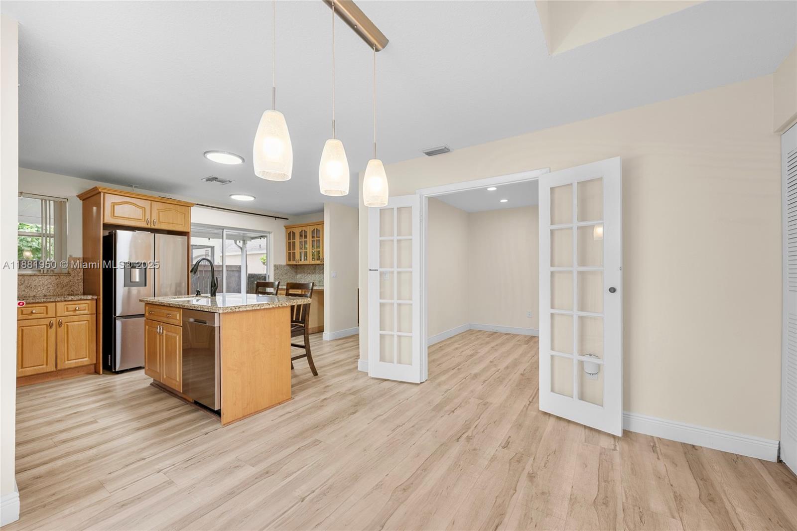 PEMBROKE LAKES SEC EIGHT - Residential