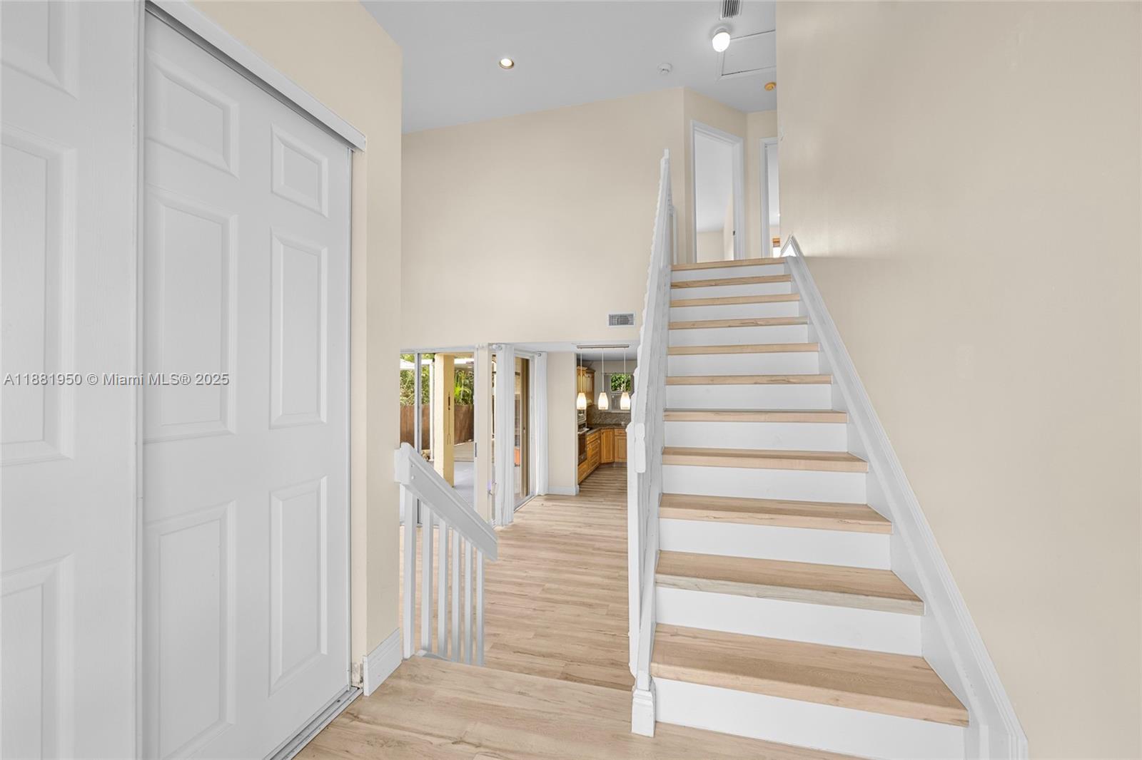 PEMBROKE LAKES SEC EIGHT - Residential