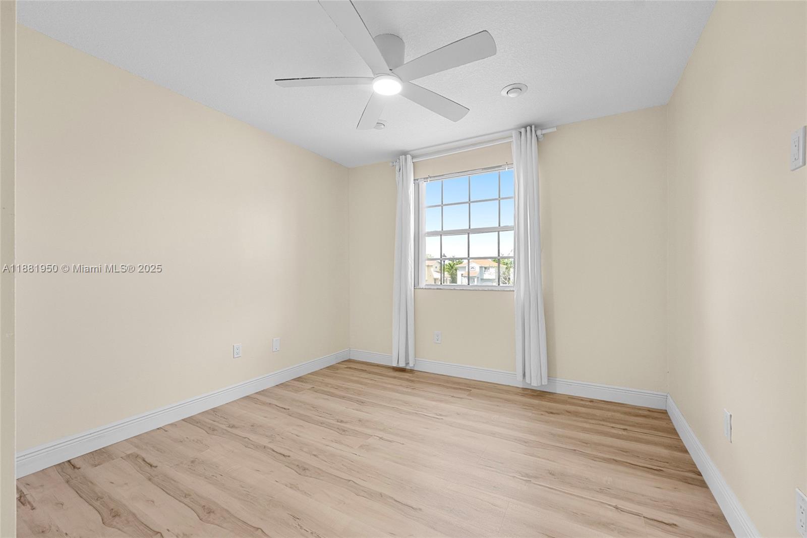 PEMBROKE LAKES SEC EIGHT - Residential