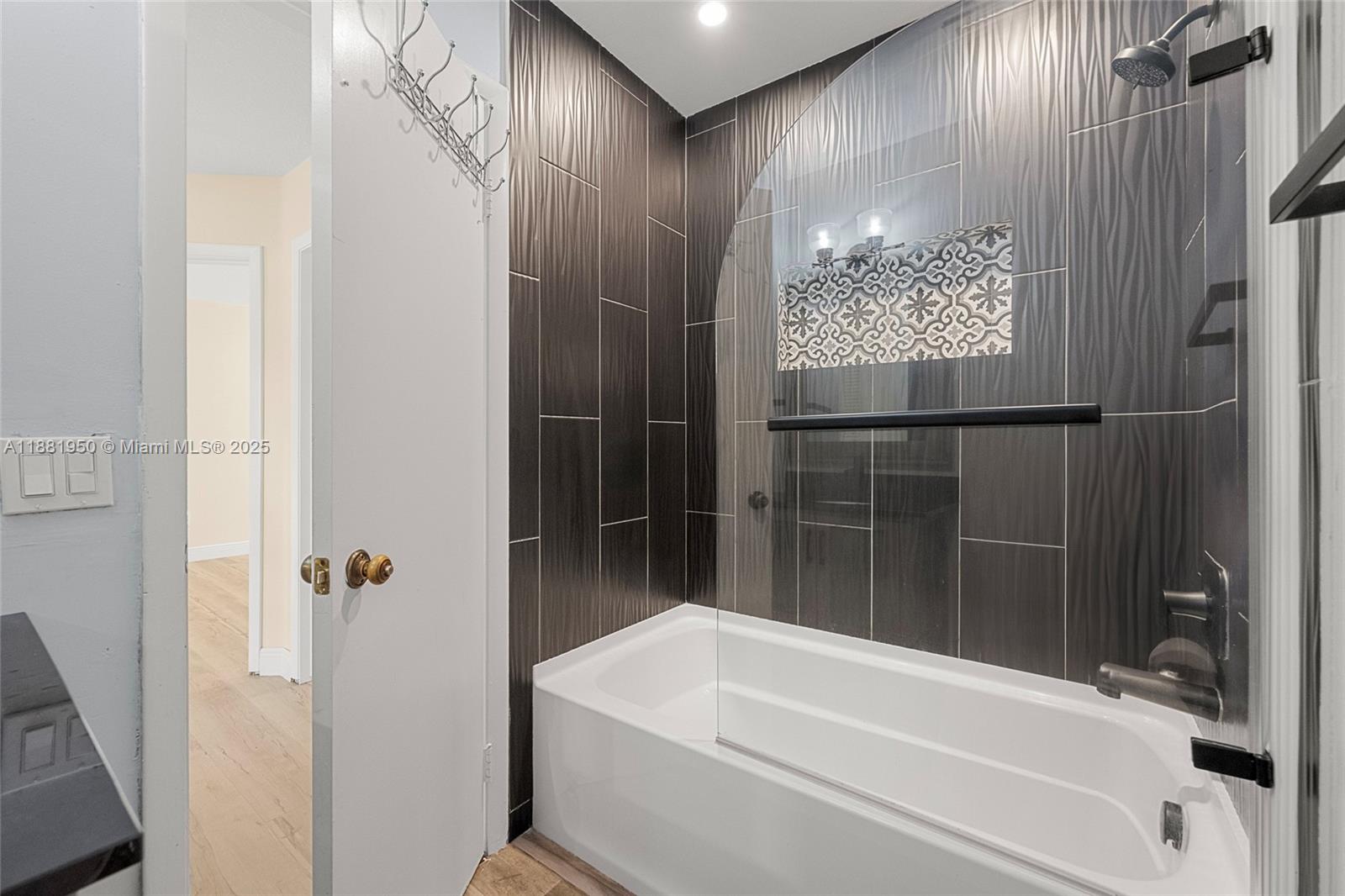 PEMBROKE LAKES SEC EIGHT - Residential