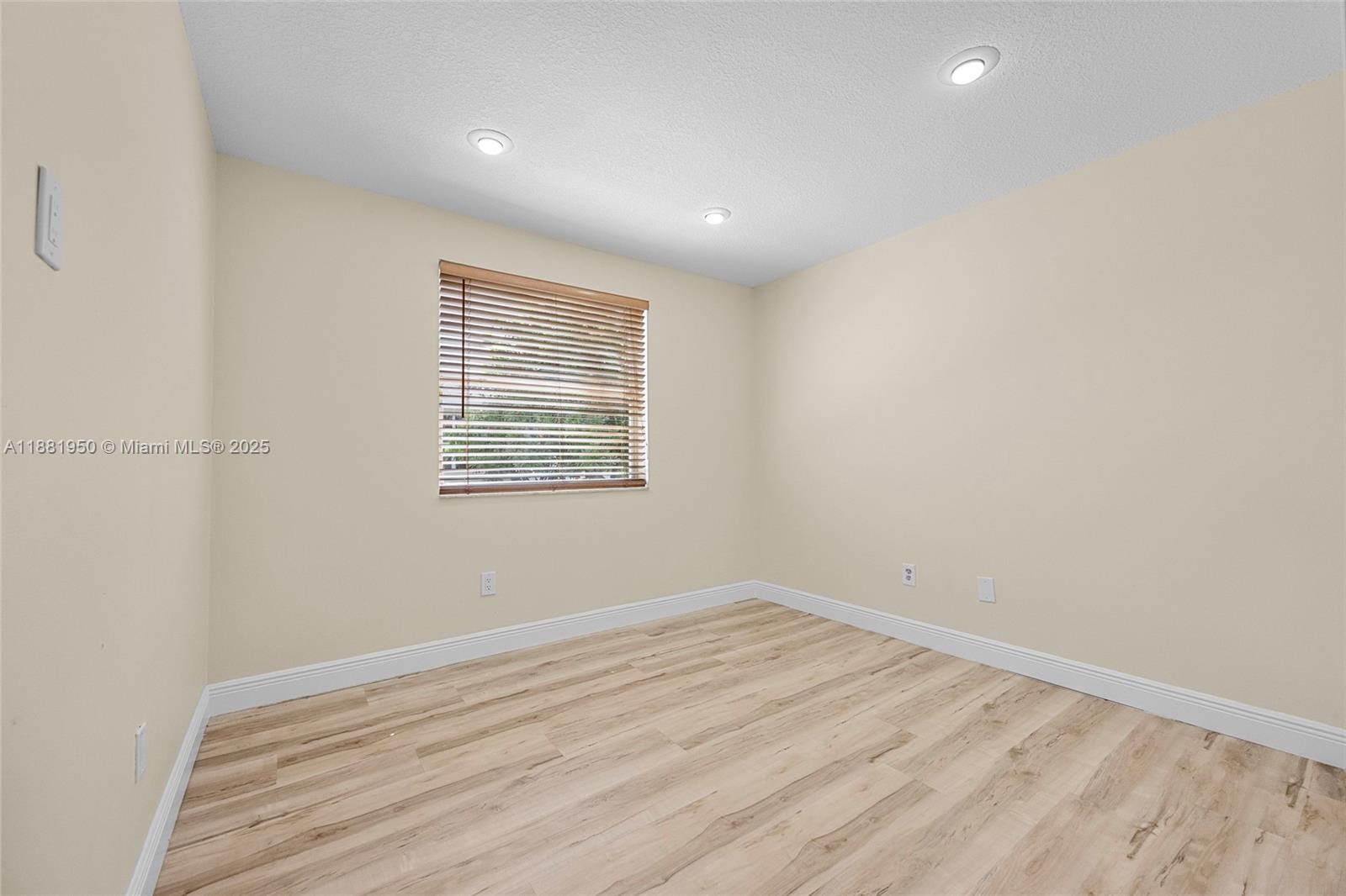 PEMBROKE LAKES SEC EIGHT - Residential