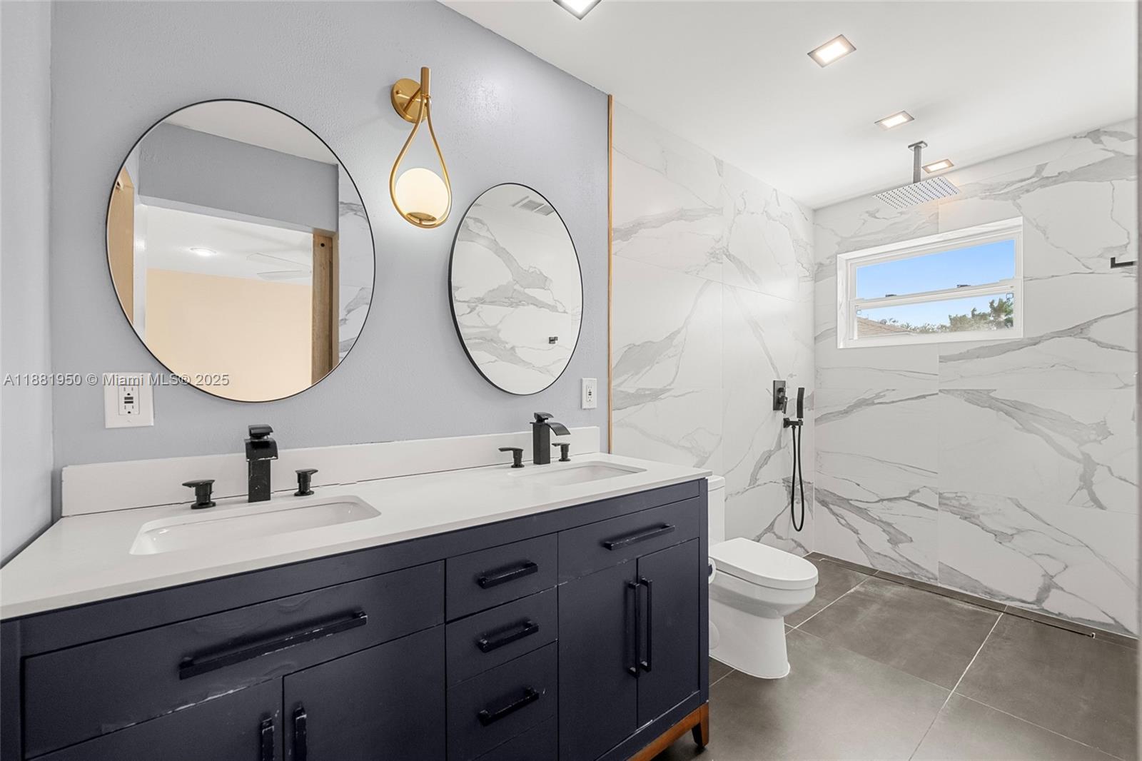 PEMBROKE LAKES SEC EIGHT - Residential