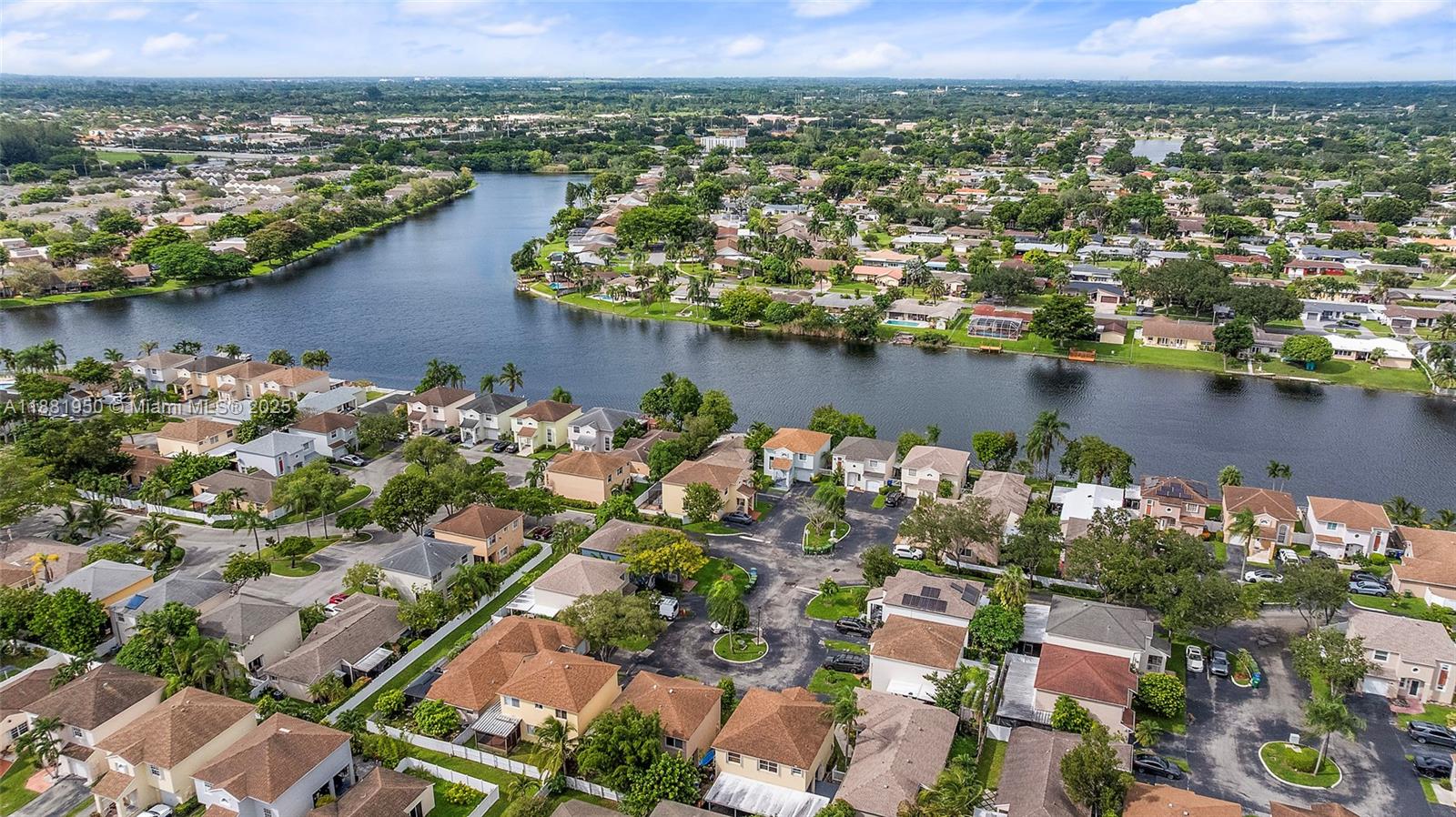 PEMBROKE LAKES SEC EIGHT - Residential