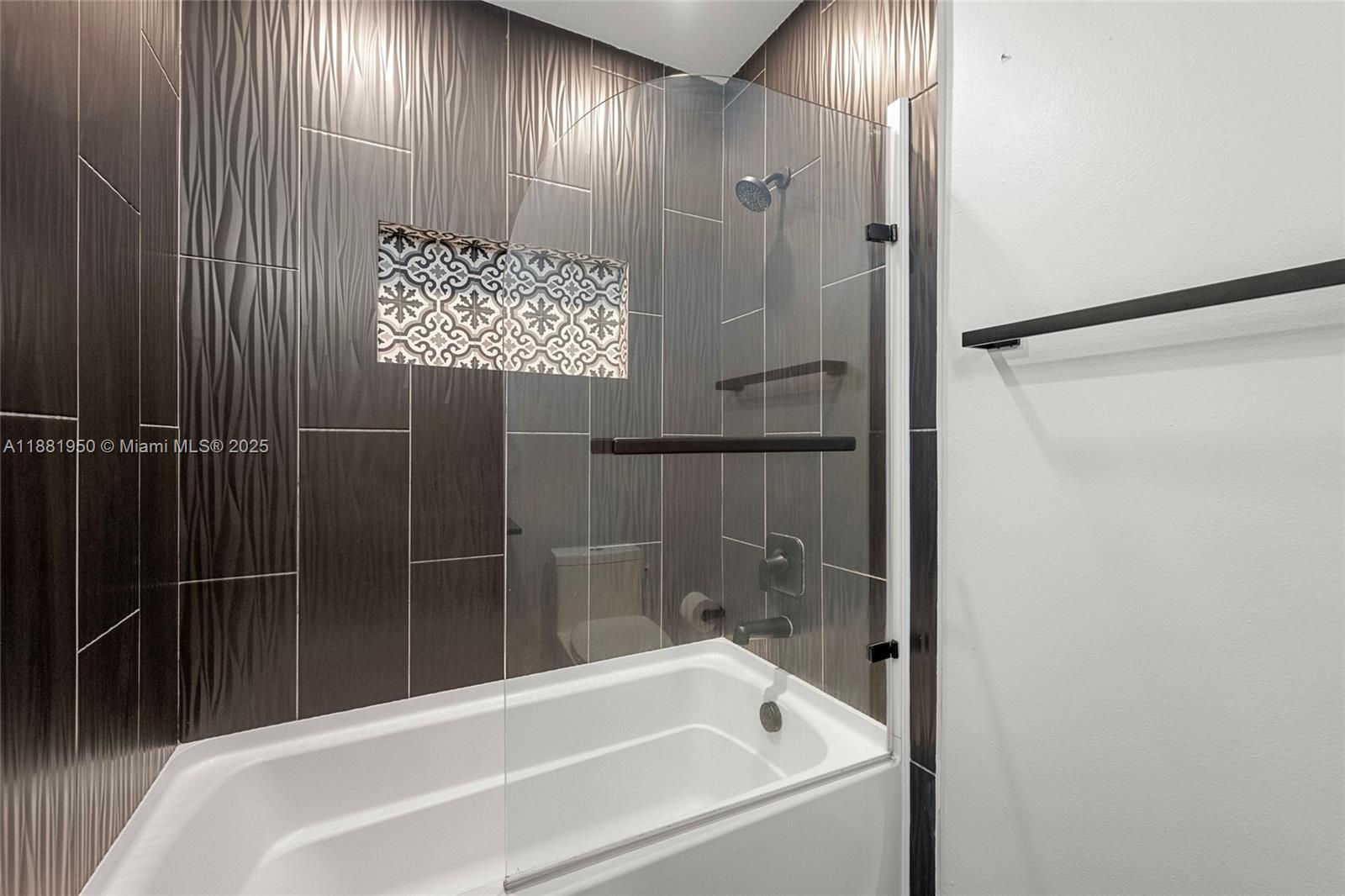 PEMBROKE LAKES SEC EIGHT - Residential