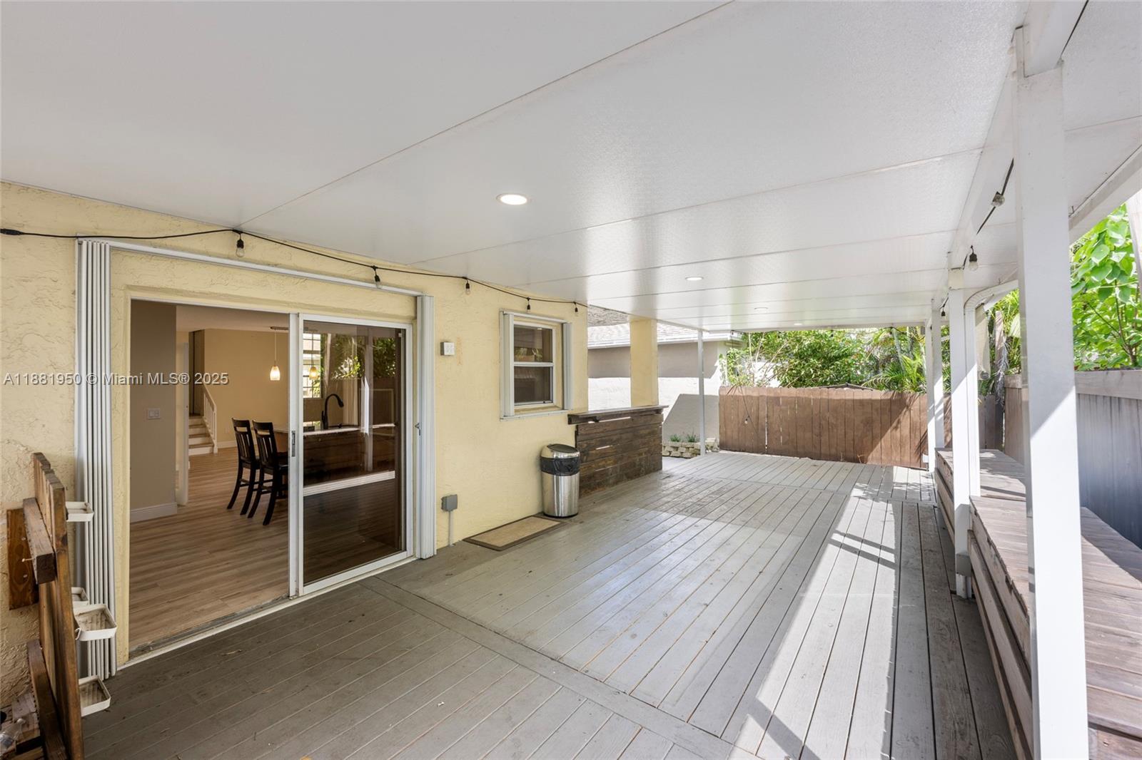 PEMBROKE LAKES SEC EIGHT - Residential