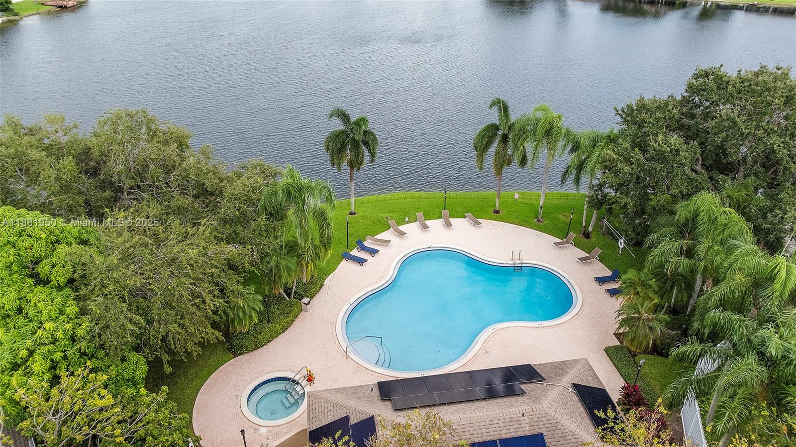 PEMBROKE LAKES SEC EIGHT - Residential