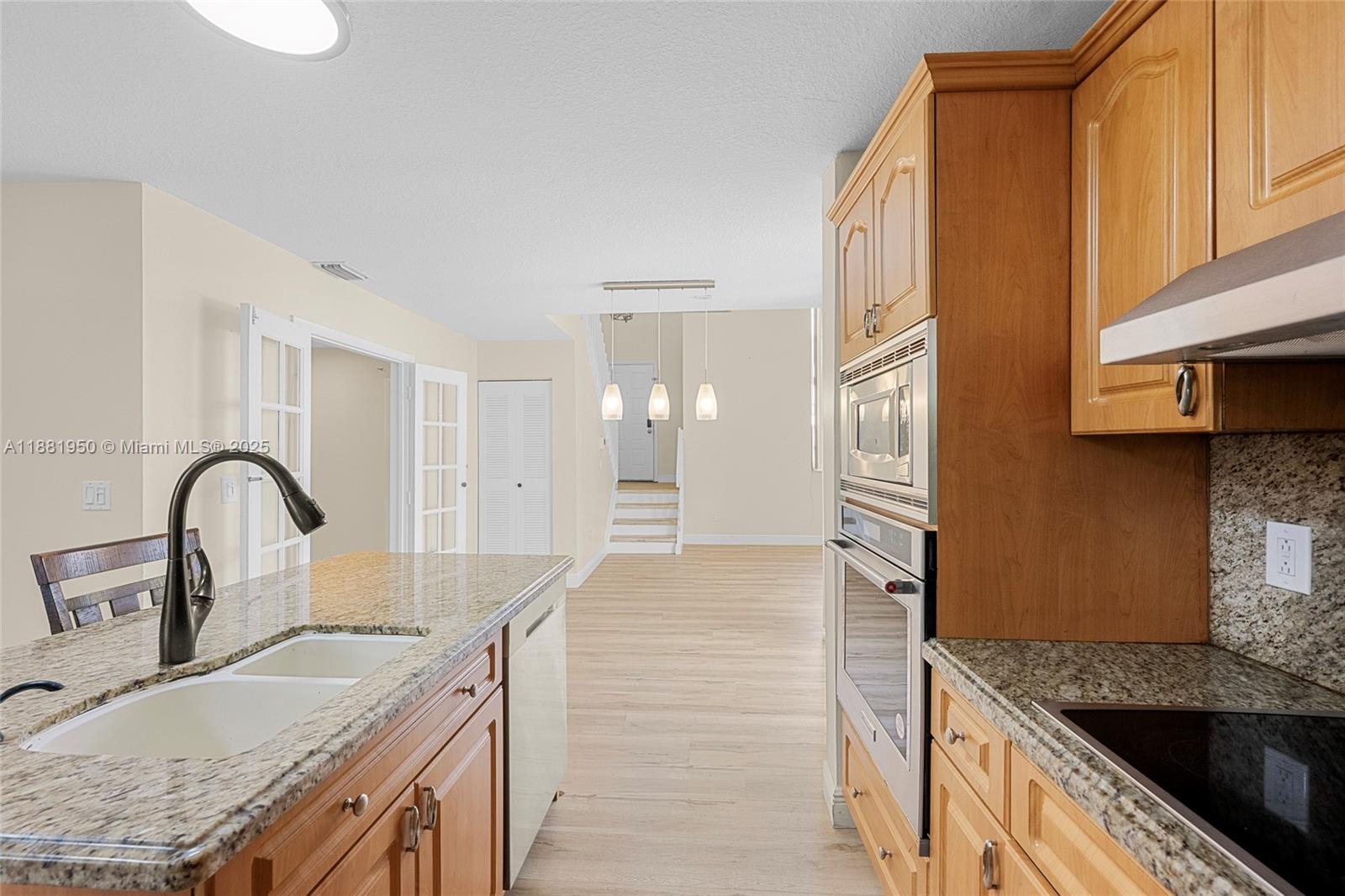 PEMBROKE LAKES SEC EIGHT - Residential