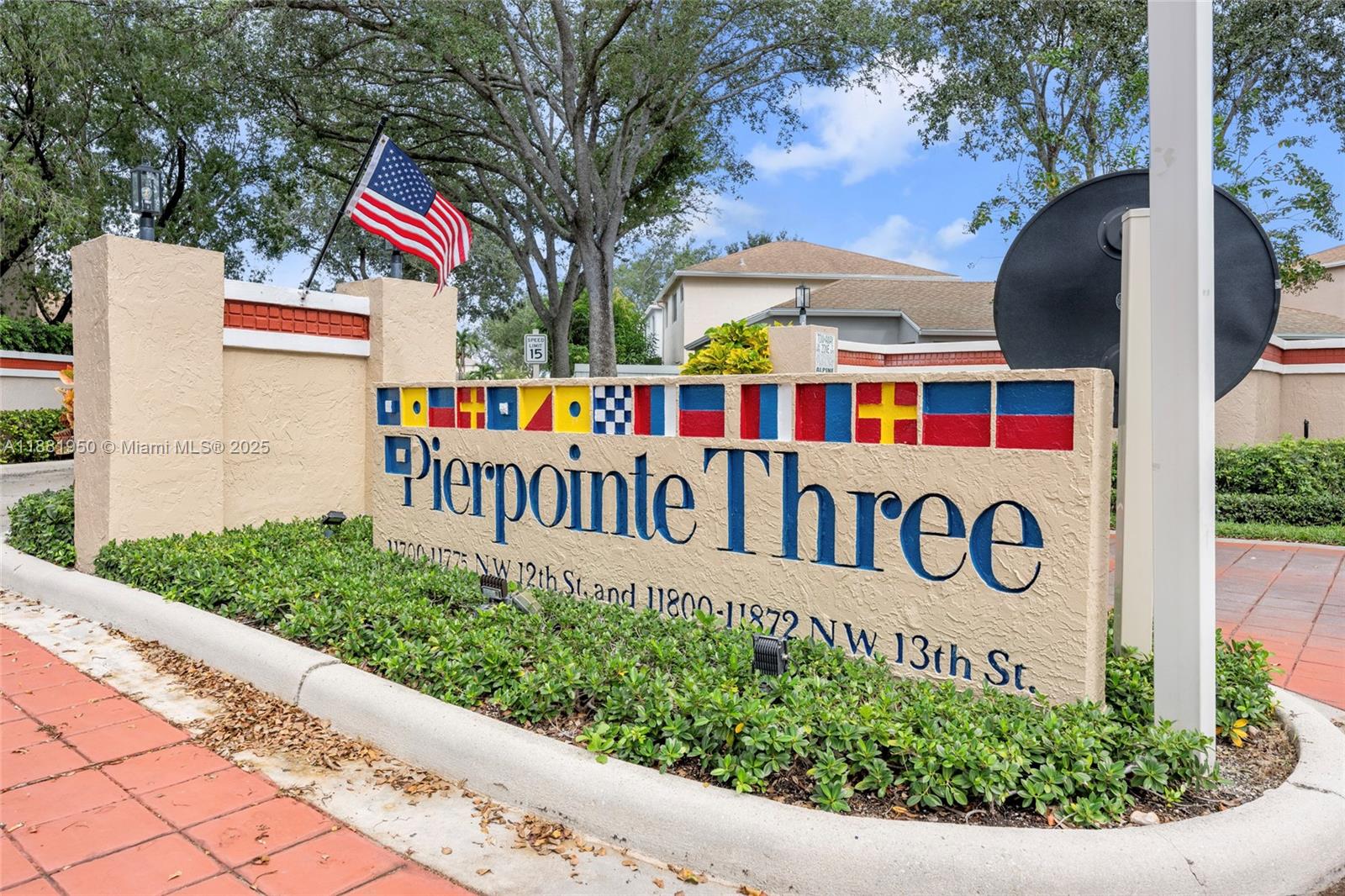 PEMBROKE LAKES SEC EIGHT - Residential