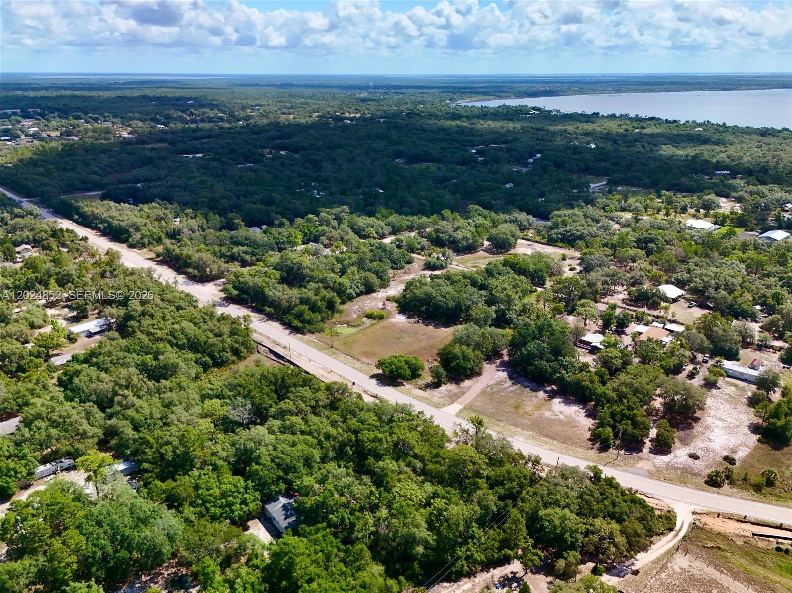 LAKE AND HILLS COUNTRY EST - Land