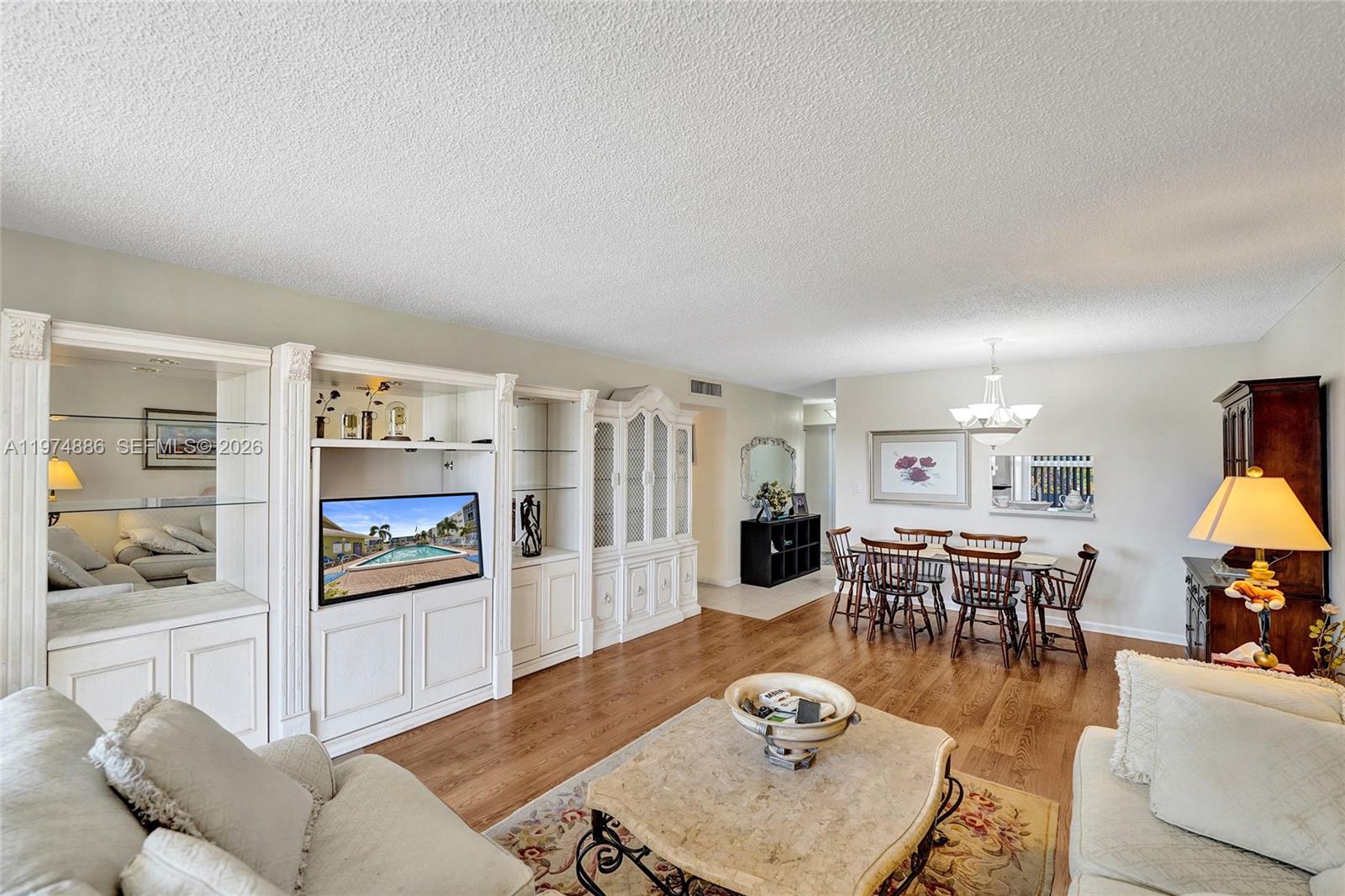 MEADOWBROOK LAKES CONDO - Residential