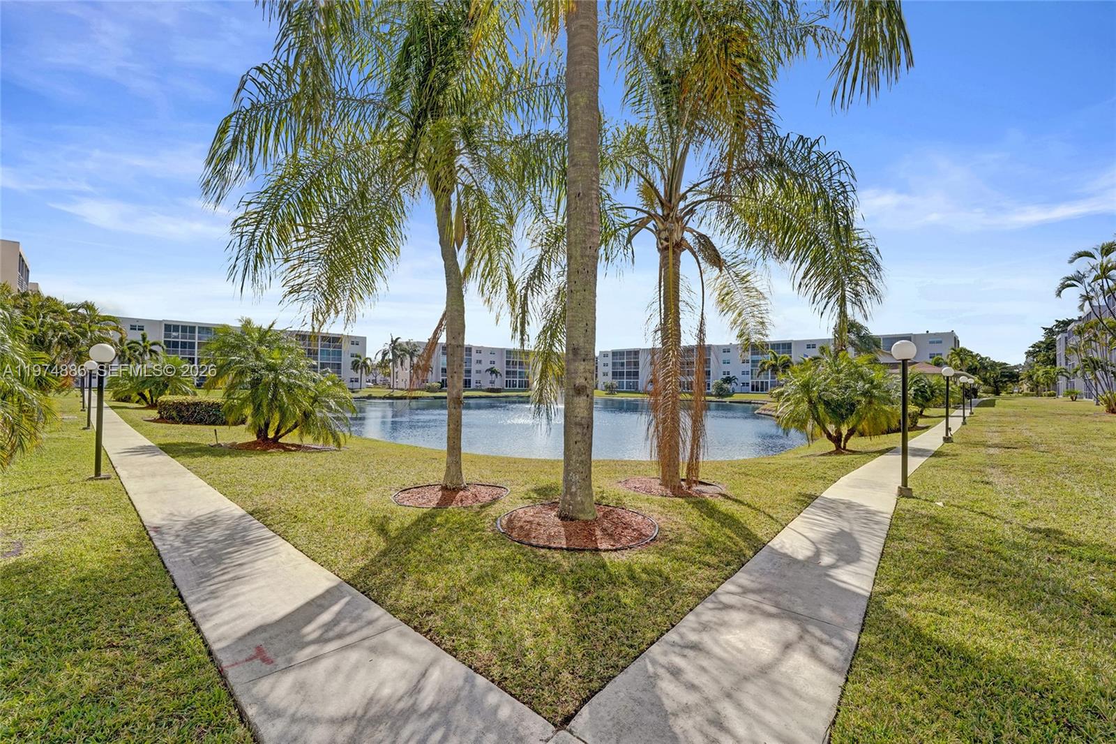 MEADOWBROOK LAKES CONDO - Residential