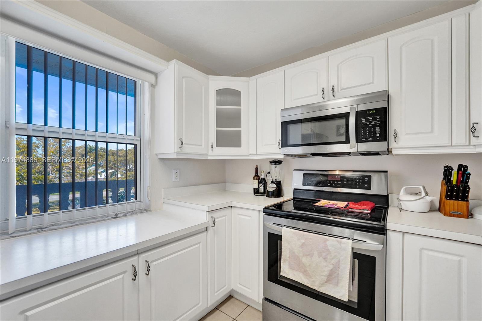 MEADOWBROOK LAKES CONDO - Residential